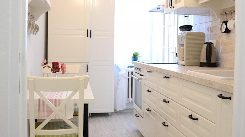 PREDANÉ 1,5 izbový byt po kompletnej čerstvej rekonštrukcii s kompletným zariadením. Jesenná ul. Ružinov – fotka 10