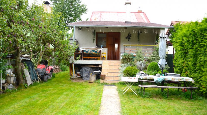 PREDANÉ. Murovaná trvalo obývateľná chata v Hamuliakove. – fotka 7