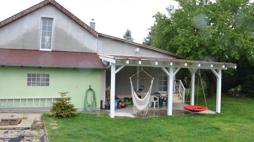 Predám dom-trvalo obývateľnú chatu v Hamuliakove